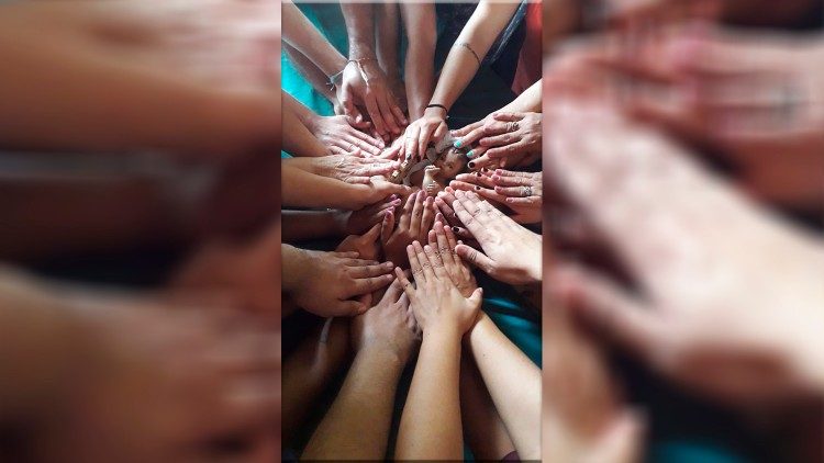 Miembros de la CVX celebran Navidad con jóvenes en la cárcel de menores infractoras 