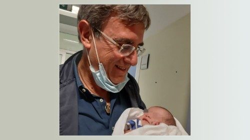 Don Antonio: Luigi, segno di una Chiesa dalle porte aperte