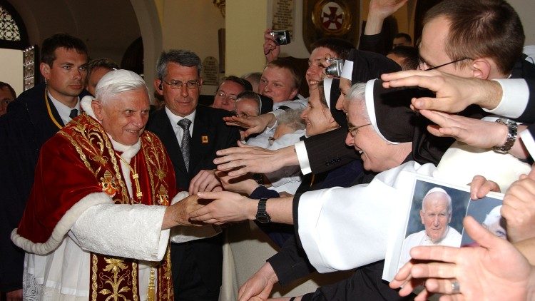 Bp Buczek: Polacy mówili o Benedykcie „nasz Papież”