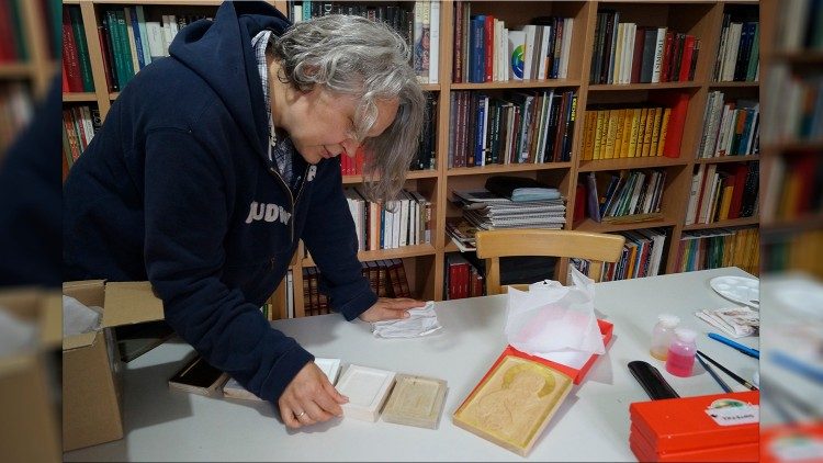 Anastasija Kretingos pranciškonų ikonų dirbtuvėje