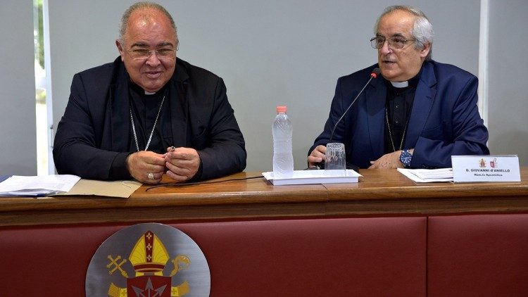 Arcebispo do Rio em foto de arquivo com núncio apostólico Giovanni d’Aniello