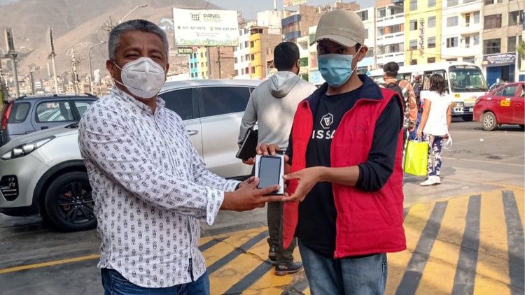 Chi può dona supporti on line agli studenti 