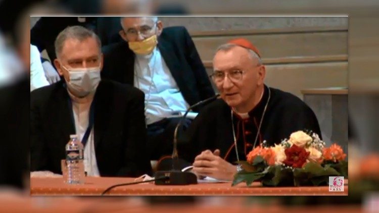 Le cardinal Parolin lors de sa conférence à Ars, le 4 août. 