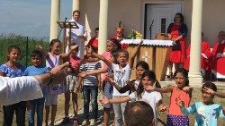 Centro-Rom-Zingari-Croazia-inaugurazione-bimbi-1.jpg