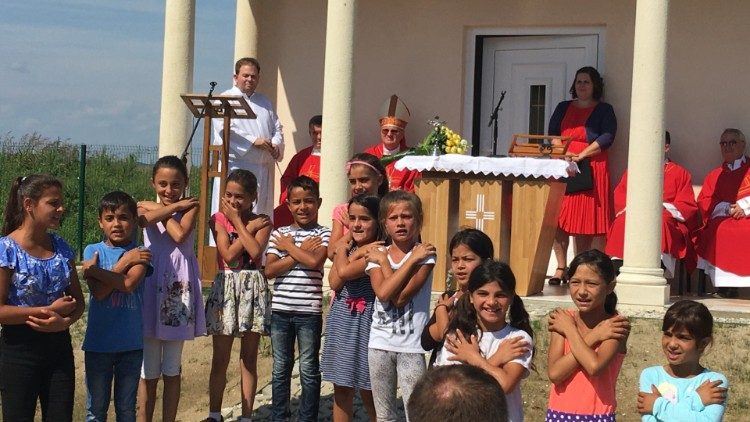 Un altro momento della celebrazione eucaristica per l'inaugurazione del Centro