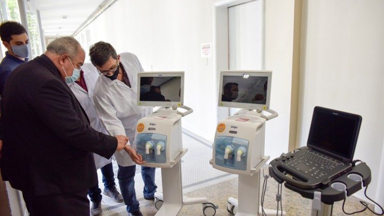 Entrega dos equipamentos doados pelo Papa