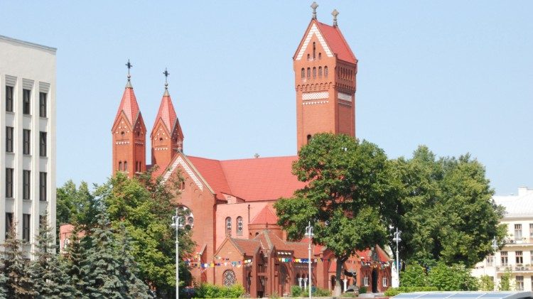 L'église Saint-Siméon-et-Sainte-Hélène de Minsk.