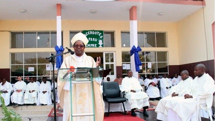 2020.09.10 Angola - Mons. Nambi, vescovo della Diocesi di Kuito Bié