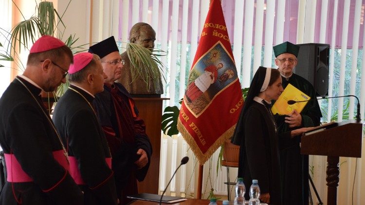 Ukraina: rozpoczęło się nauczanie teologii