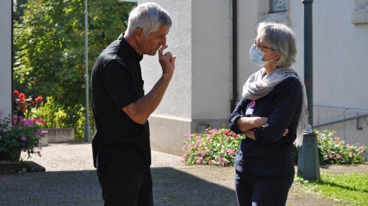 Der Bischof von Sion, Jean-Marie Lovey und Catherine Ulrich