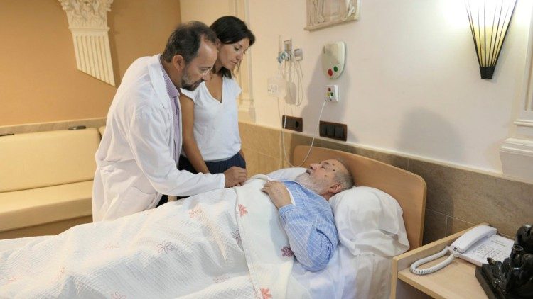 Bermejo: “hay un deseo universal de aliviar el dolor pero también confusión de términos”