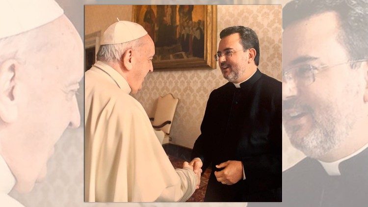 O registro do encontro entre "Franciscos", em foto de arquivo de Pe. Francisco