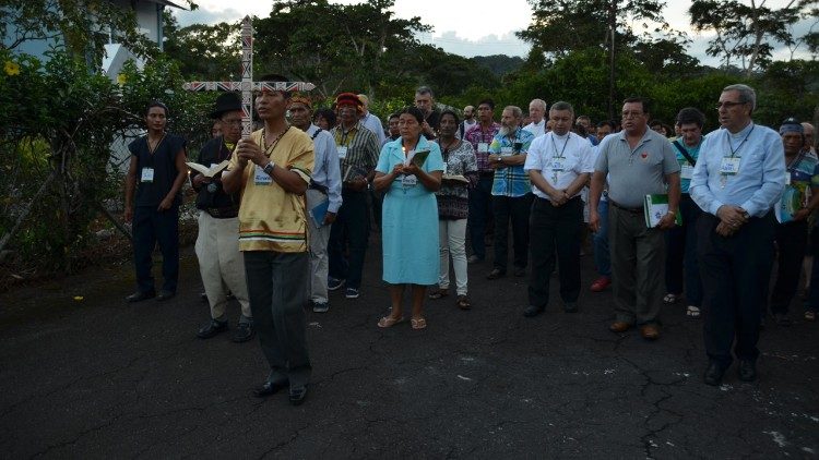 Encuentro con los indígenas. Foto: Cáritas Ecuador