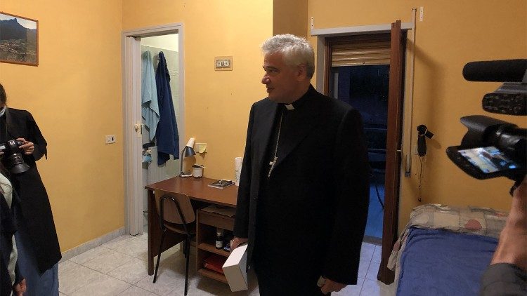 Le cardinal Krajewski lors de l'inauguration du centre "Ricominciamo", le vendredi 25 septembre. 