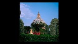 4-ottobre-Cupola-dal-Giardino-delle-RoseAEM-nero.jpg