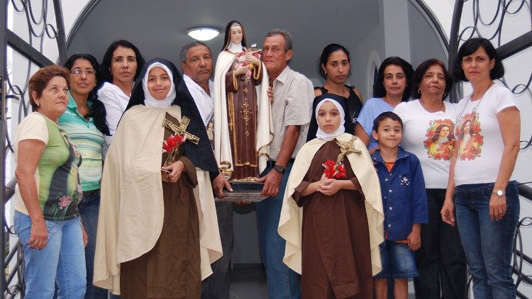 A devoção a Santa Teresinha  na Comunidade de Aperibé