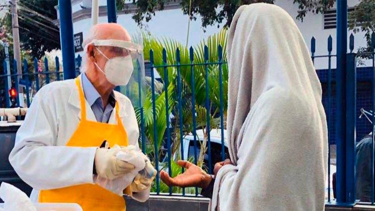 2020.10.11 Padre Julio Renato Lancellotti, missionario in Brasile, citato da Papa Francesco all'Angelus del 11 ottobre 2020. Da più di trent'anni, padre Julio si dedica ai poveri che vivono per le strade di San Paolo.