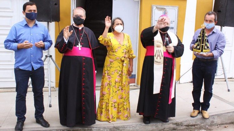 Consagra&ccedil;&atilde;o a Nossa Senhora Aparecida - S&atilde;o Jo&atilde;o da Barra