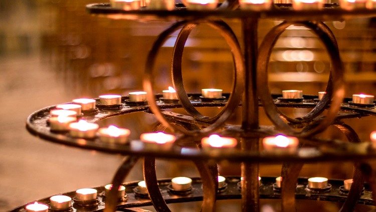 Kerzen in der Kirche