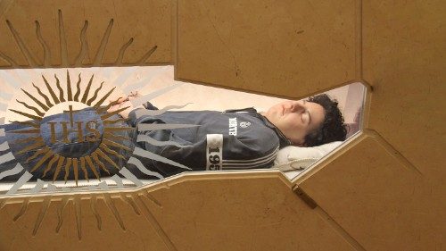 Carlo Acutis, conclusa l'esposizione delle spoglie ad Assisi