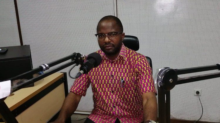 Padre Celestino Epalanga, Secretário Executivo da Comissão Justiça e Paz, em Angola