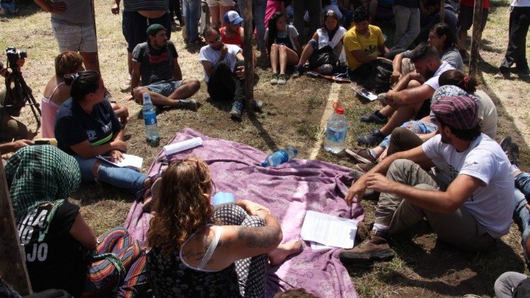 Momenti del pellegrinaggio dei movimenti popolari  a Temuco, in Cile, durante il viaggio di Papa Francesco