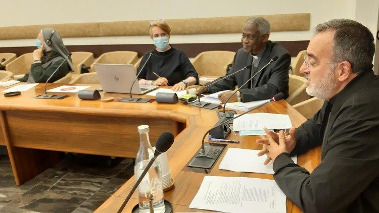 Comisión Vaticana Covid-19. DSDHI