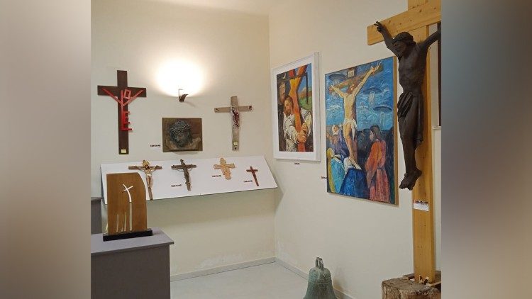 Works displayed in the International Crucifix Museum of Caltagirone
