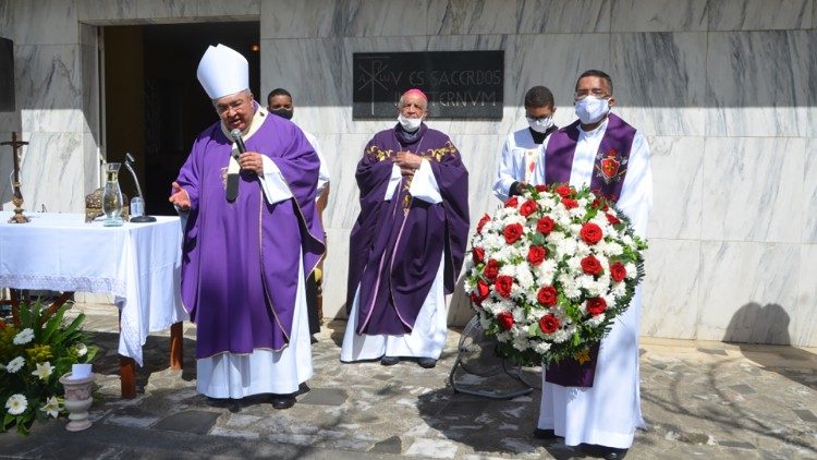 Oração na Quadra dos Padres 