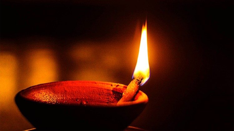 "Nel mondo in fiamme, il sinodo celebrato in questo mese di ottobre rappresenta un piccolo seme, che ci auguriamo gravido di conseguenze per il futuro della Chiesa e dell’umanità intera"