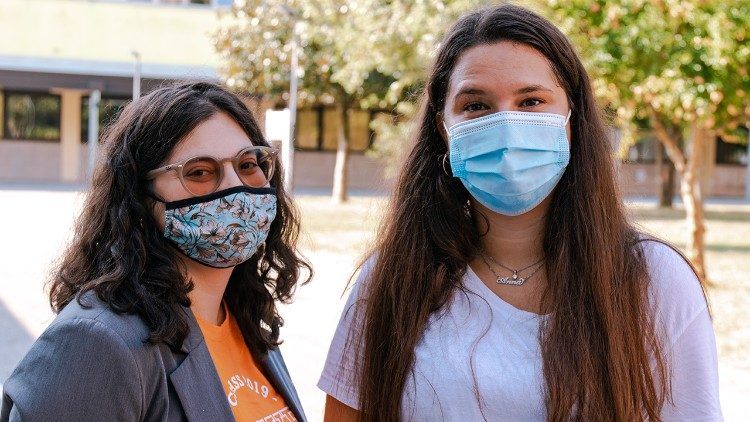 Las estudiantes De Martino y Sferruzza