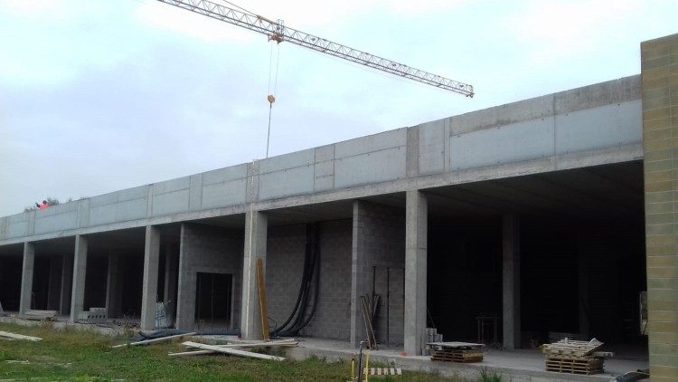 Ancora un immagine del cantiere dell' Ipermercato della solidarietà