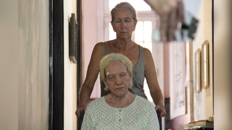 2020.11.16 el film Frágil ganó el premio Ex aequo de la mención Especial, la película la dirigió Sheyla Pool