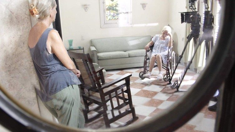 2020.11.16 el film Frágil ganó el premio Ex aequo de la mención Especial, la película la dirigió Sheyla Pool