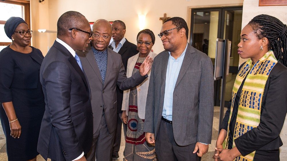 Visite du Président béninois, Patrice Talon, à Radio Vatican pour une interview avec le P. Jean-Pierre Bodjoko, SJ
