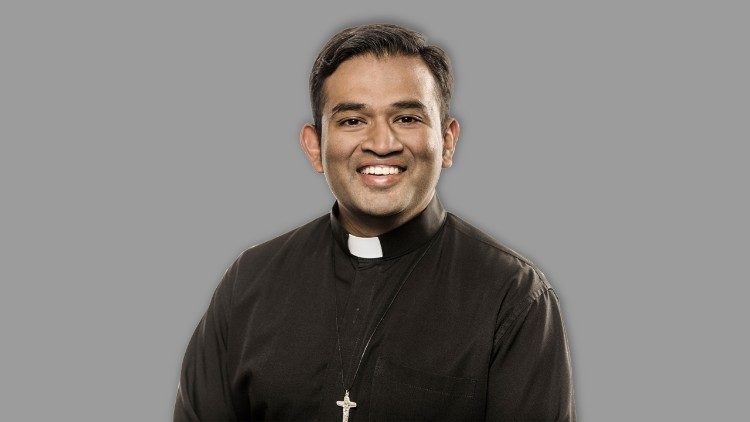 Der Kölner Pfarrer Regamy Thillainathan 