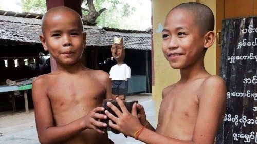 D: „Jeder Mensch hat eine königliche Würde"