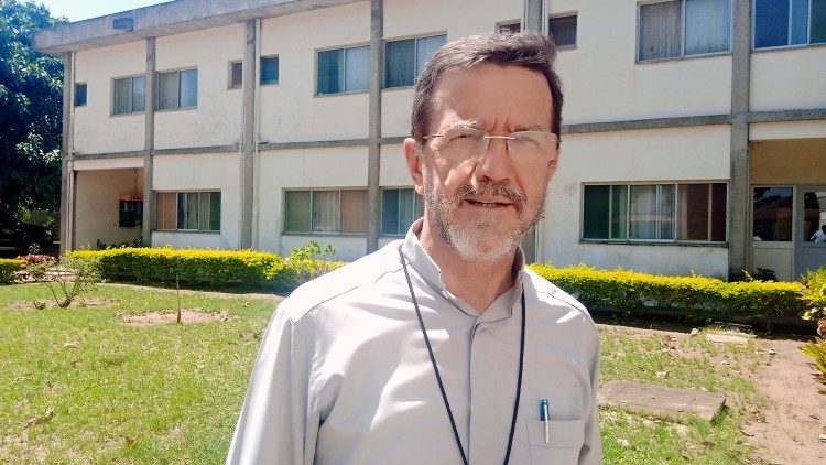 Mgr Lisboa, évêque de Pemba, reçoit la visite d'une délégation de la SACBC