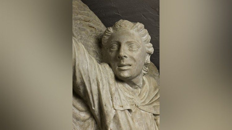 Un dettaglio del monumento funebre