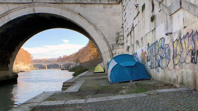 Tende sulle sponde del Tevere