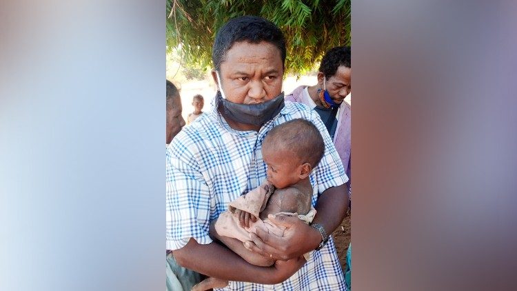 Le père Jean, fondateur de l'association SOS Toliara