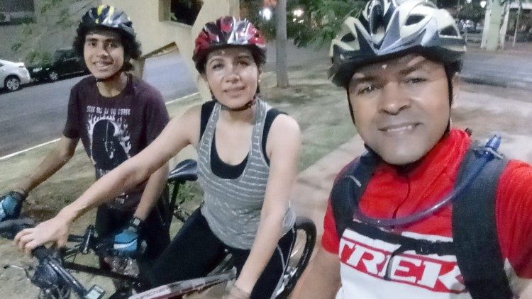 Pedro com os pais Cleide e Reginaldo