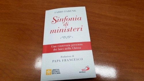 El Papa: Dar más espacio a los laicos en la Iglesia 