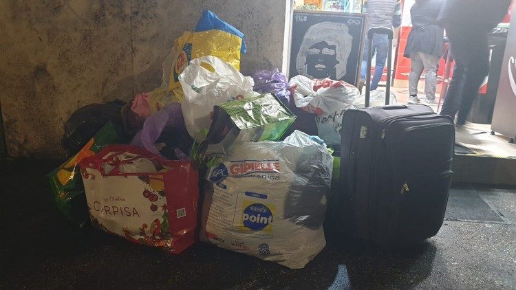 2020.12.08 aiuto per l'Honduras. Associazione honduregna-italiana. sono le communita di Roma, Prato, Milano, Firenza, e il centro di acopio a Roma dove arrivava l'aiuto