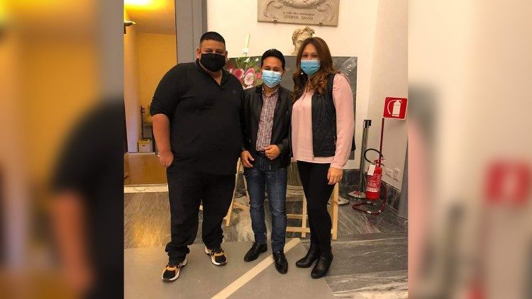 2020.12.08 Directiva de la Asociación:  Jennifer Avila, presidente; Jairo Chavarría vice presidente; Suyapa Moncada tesorera;  Alex Urbina secretario