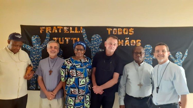 Moçambique - Visita de solidarietà da SACBC 