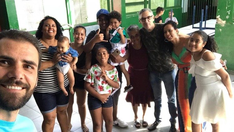 Padre Lício e família (foto de arquivo)