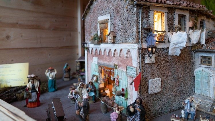 Некоторые из вертепов, выставленных на площади Св. Петра в Ватикане