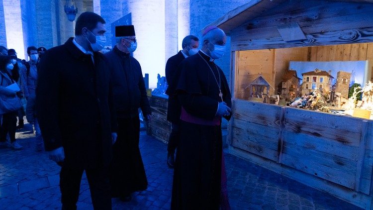 Некоторые из вертепов, выставленных на площади Св. Петра в Ватикане