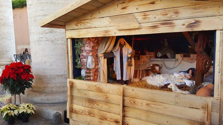 Некоторые из вертепов, выставленных на площади Св. Петра в Ватикане